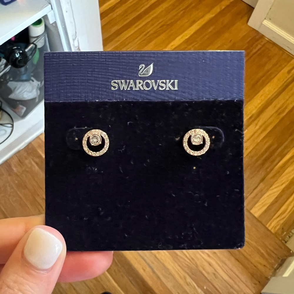 Swarovski earrings - new